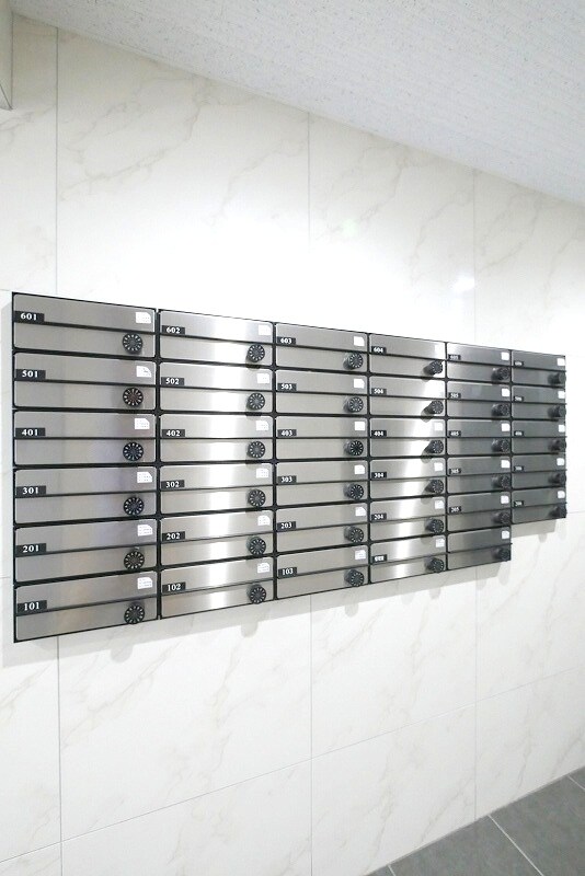 ペアパレス六町2号館の物件外観写真