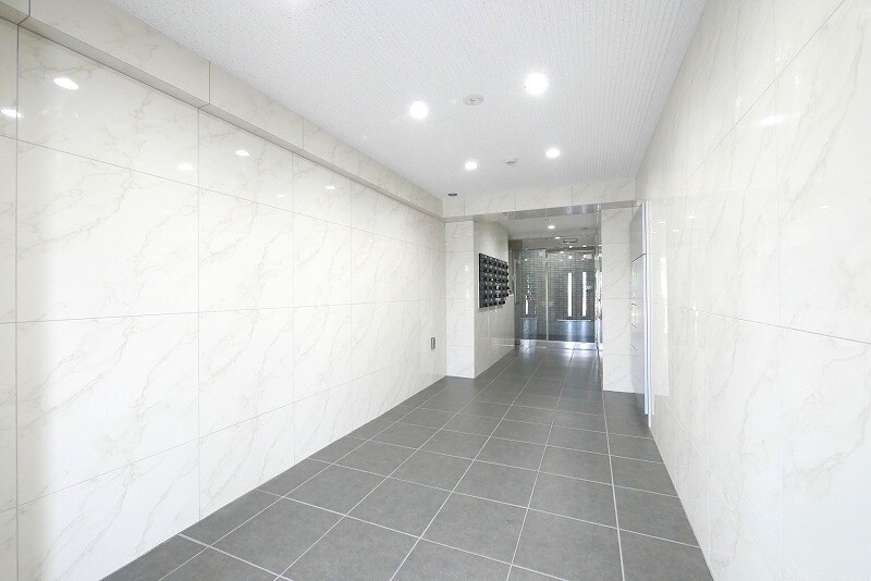 ペアパレス六町2号館の物件外観写真