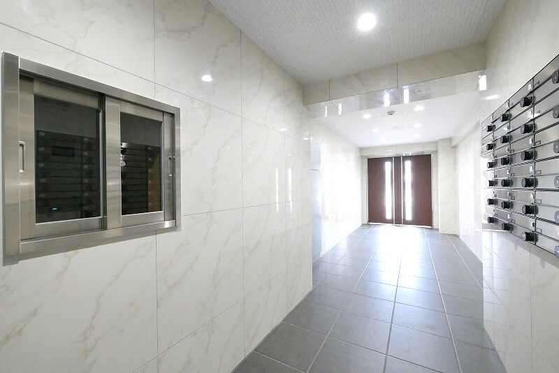 ペアパレス六町2号館の物件外観写真