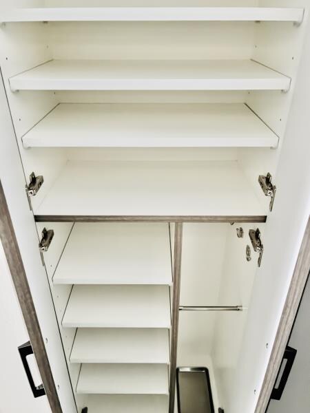 Ｄ’ｓ　ＶＡＲＩＥ三ノ輪レジデンスの物件内観写真