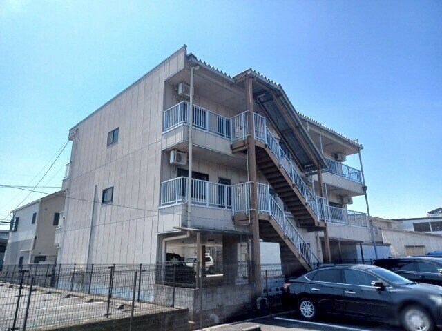 柳本マンションの物件外観写真