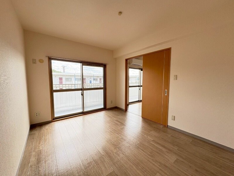 フラット立石B棟（伊賀市別府）の物件内観写真