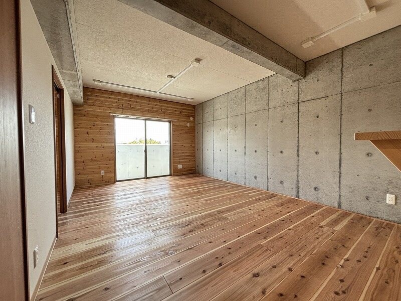 アッパーヤードの物件内観写真