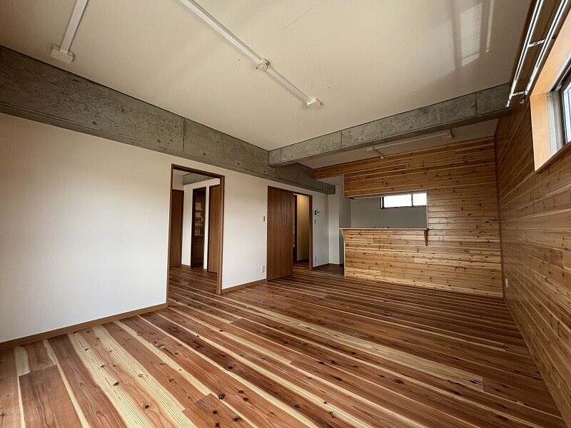 アッパーヤードの物件内観写真