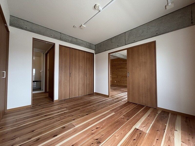 アッパーヤードの物件内観写真