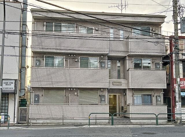 フラット梅島の物件外観写真