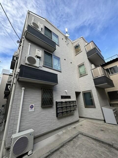 イルビラージュ四ツ木の物件外観写真