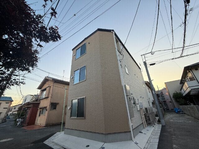 カーサ本木の物件外観写真