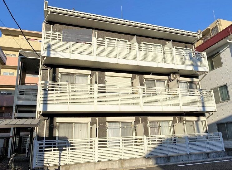 レオネクストラブバードの物件外観写真