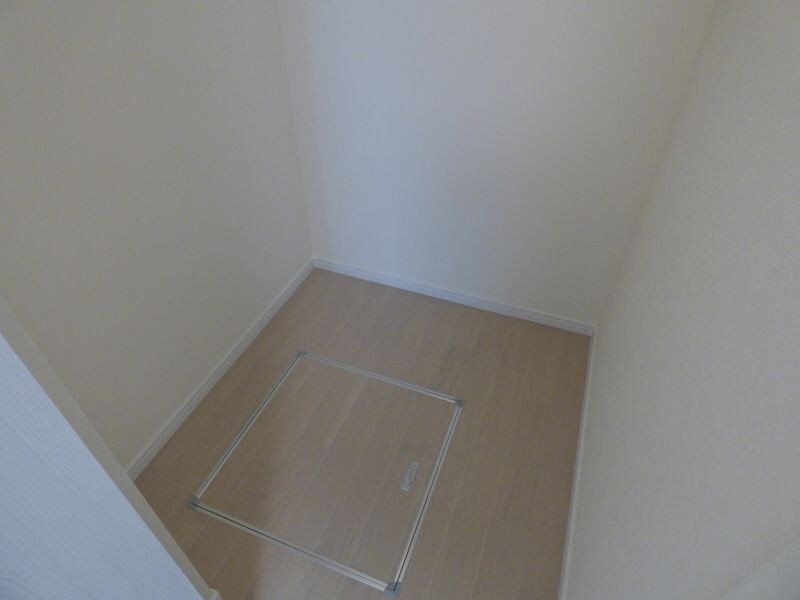 フロンティアの物件内観写真