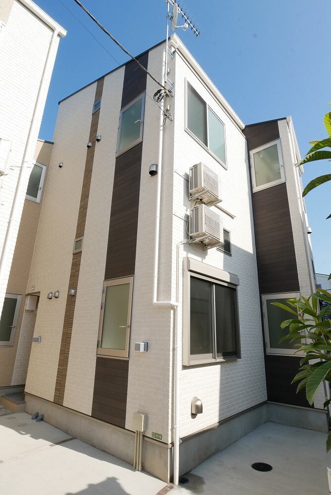 グランドソレーユ西新井の物件外観写真