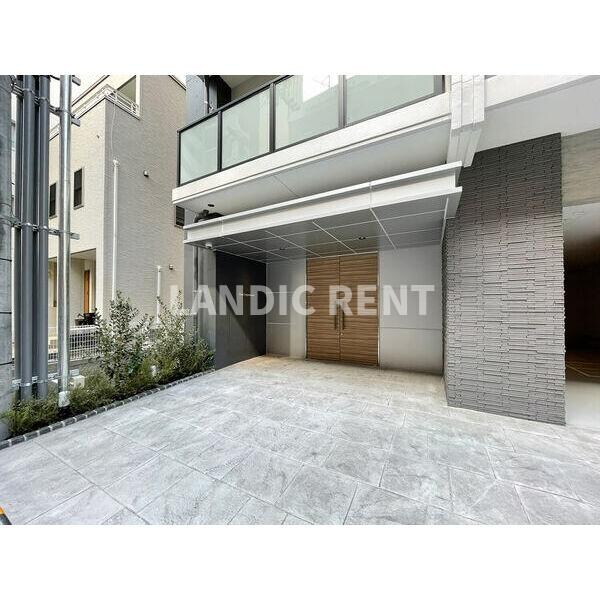 クロス天神南の物件外観写真