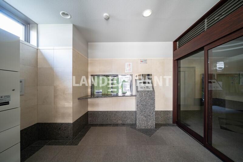 ラフォーレ西公園の物件外観写真