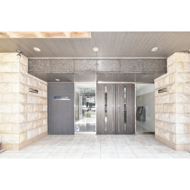 Gramercy Sakaeの物件外観写真