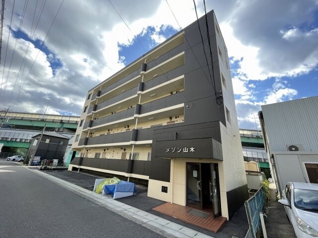 メゾン山木の物件外観写真