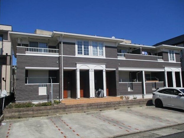 レッド・リーブスⅢの物件外観写真