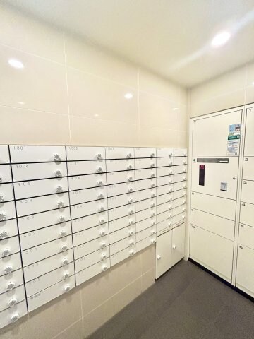 アデグランツ上前津の物件外観写真