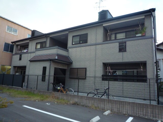 クレストコートの物件外観写真