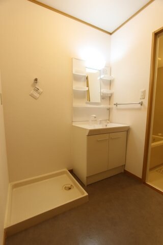 クレストコートの物件内観写真