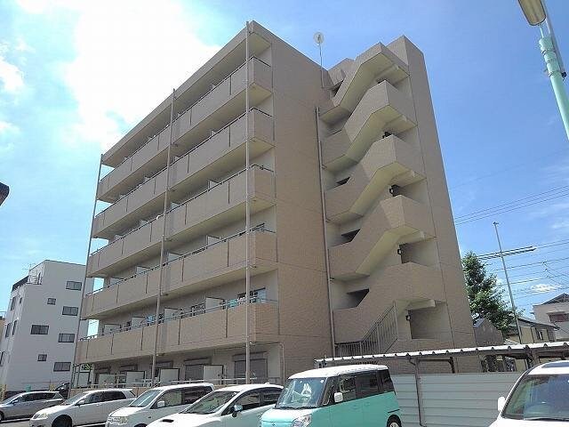 メゾンカルムの物件外観写真