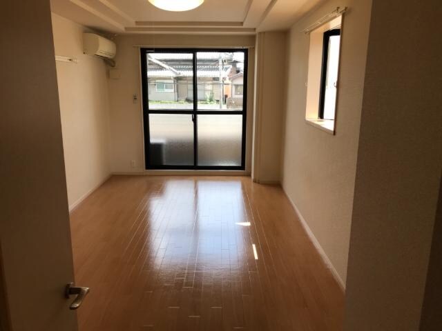 プレジデント・川中の物件内観写真