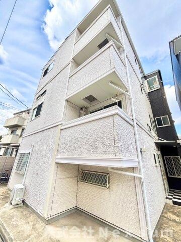 White Hills Westの物件外観写真