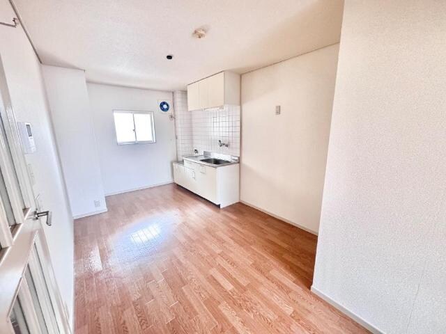 シャトーエルクの物件内観写真