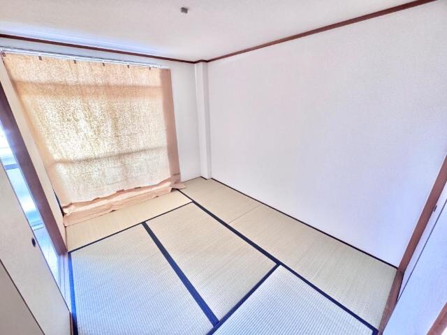 シャトーエルクの物件内観写真