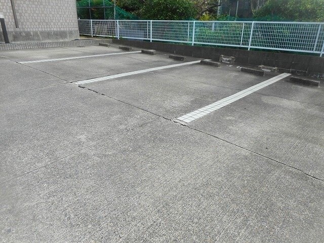 クインズコートの物件外観写真