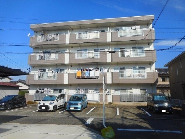 メゾンエクセル日比津の物件外観写真