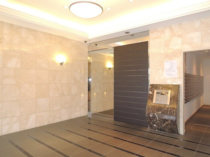 カスタリア志賀本通の物件外観写真