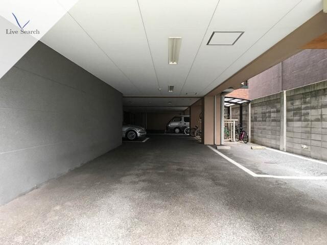 フリューゲル高砂の物件外観写真