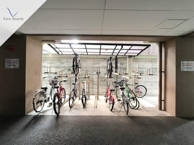 フリューゲル高砂の物件外観写真