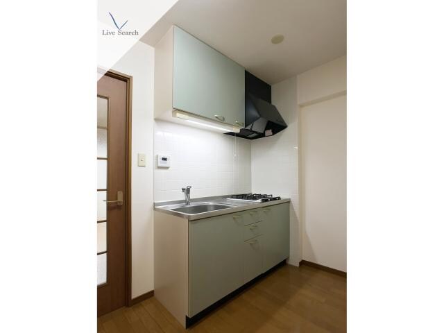 フリューゲル高砂の物件内観写真