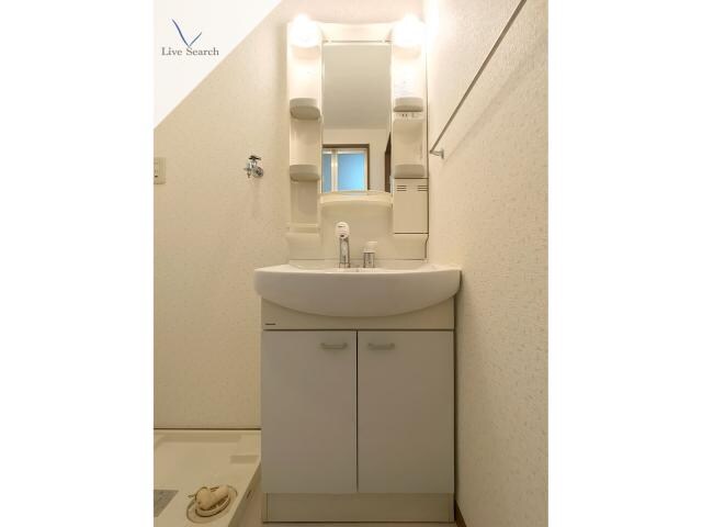 フリューゲル高砂の物件内観写真