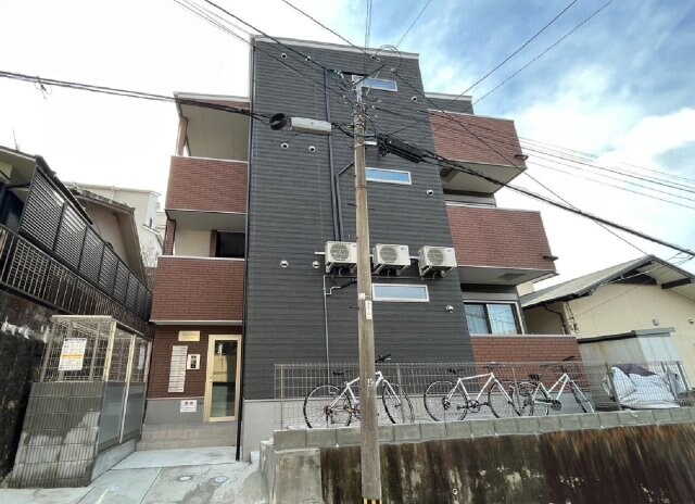 Crecia香椎の物件外観写真