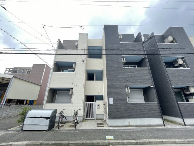 ルネッサ八尾南の物件外観写真