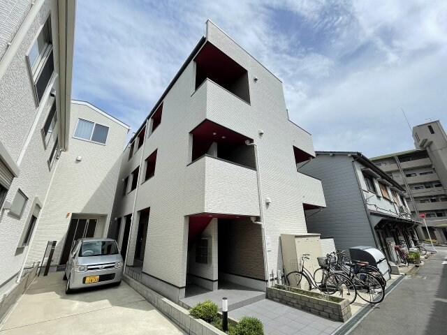 エル ソフィーの物件外観写真