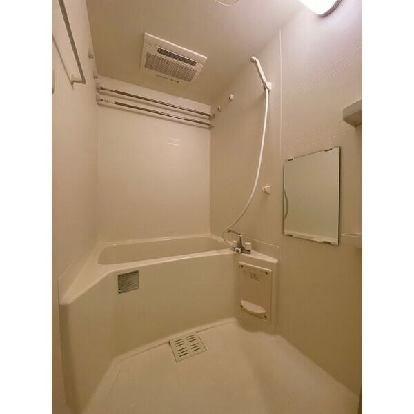 レジュールアッシュ梅田リュクスの物件内観写真