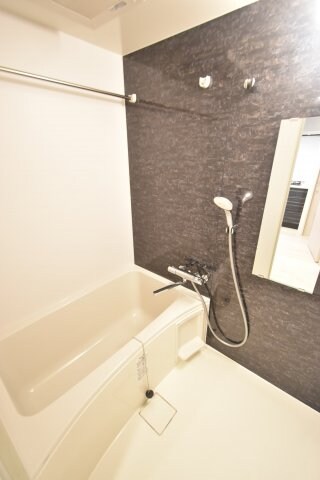 コンフォリア・リヴ新大阪WESTの物件内観写真