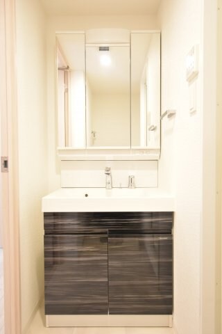 コンフォリア・リヴ新大阪WESTの物件内観写真