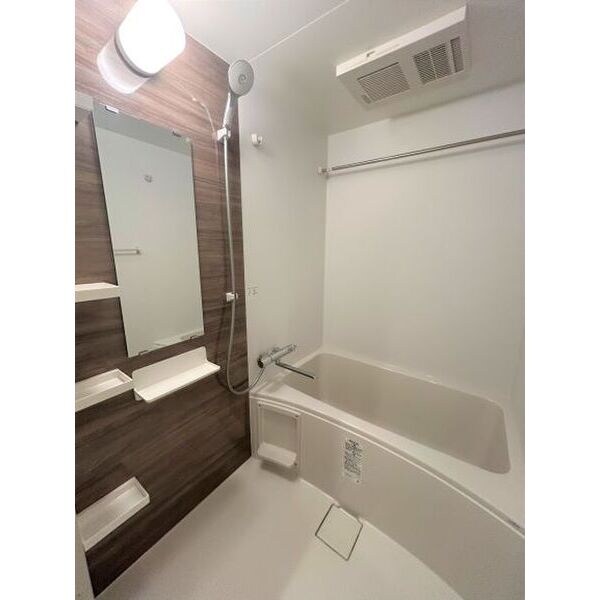 セレニテ江坂エクラの物件内観写真