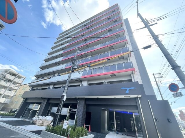 セレニテ江坂エクラの物件外観写真