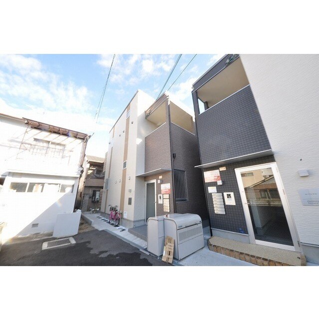 リバーサイドテラス中宮の物件外観写真