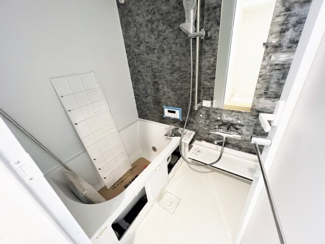 AMKレフィナード中宮の物件内観写真