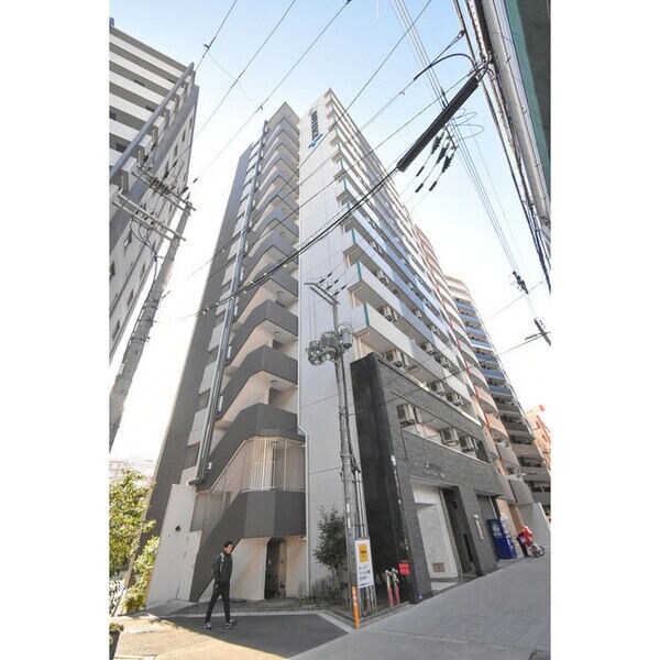 アドバンス西梅田ラシュレの物件外観写真