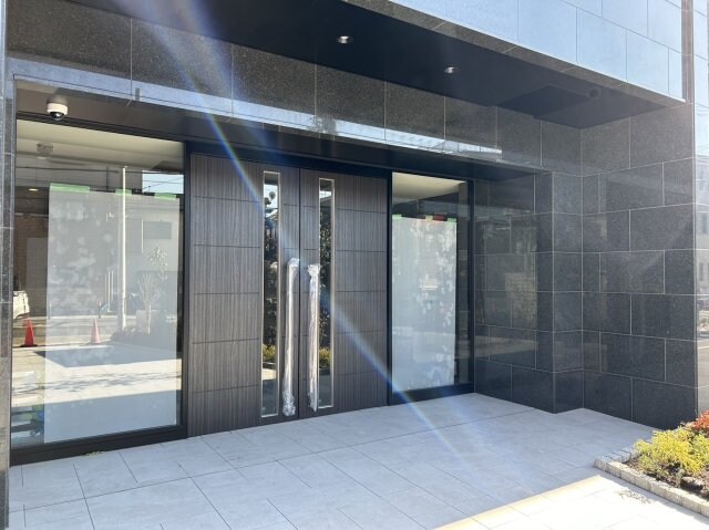 プレサンス東三国エンブレイスの物件外観写真