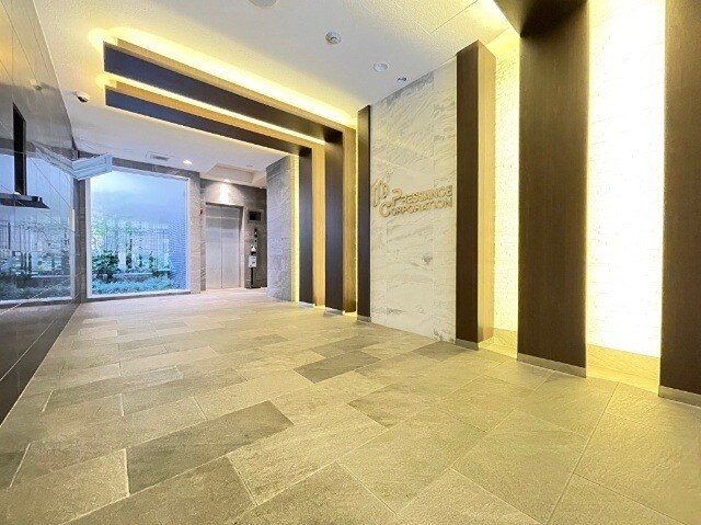 プレサンス東三国エンブレイスの物件外観写真