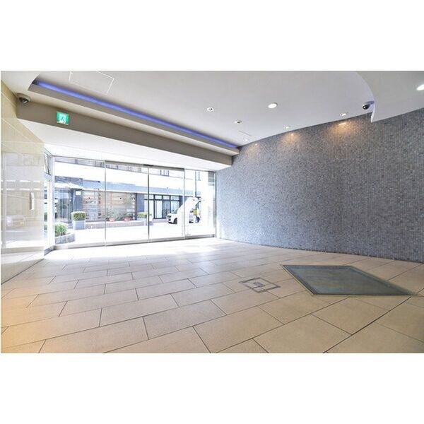 SERENiTE江坂四番館の物件外観写真