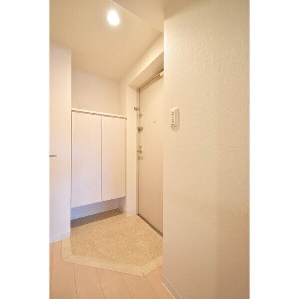 SERENiTE江坂四番館の物件内観写真